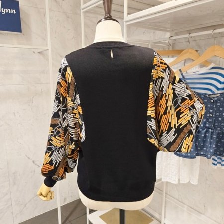 프린트 배색 가오리 니트