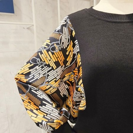 프린트 배색 가오리 니트