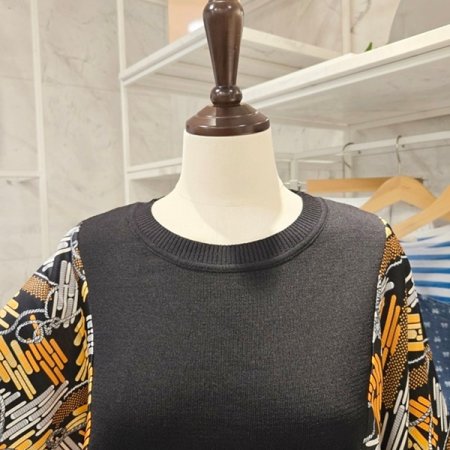 프린트 배색 가오리 니트