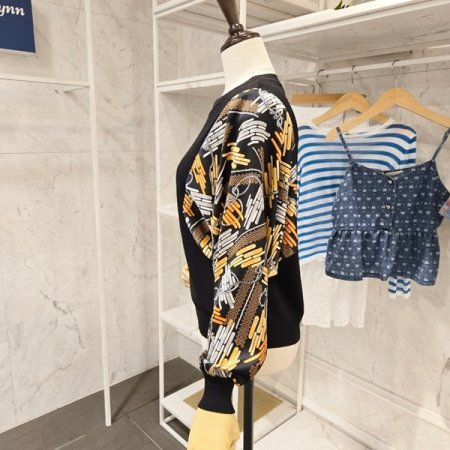 프린트 배색 가오리 니트