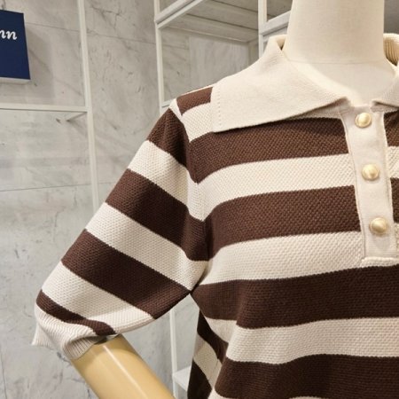 쓰리단추 스트라이프 니트