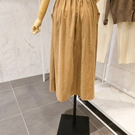 양 포켓 뒷 밴딩 스커트