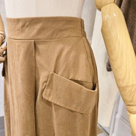 양 포켓 뒷 밴딩 스커트