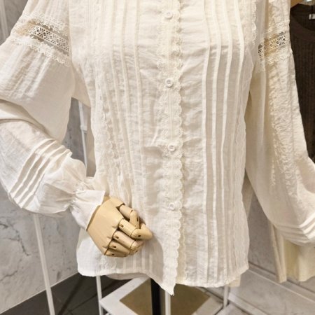 레이스 핀턱 블라우스