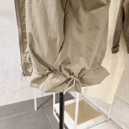 레터링 배색 스트링 야상점퍼