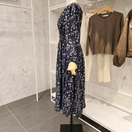 플로럴 셔링 원피스