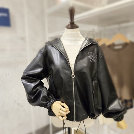 로고자수 레더 점퍼
