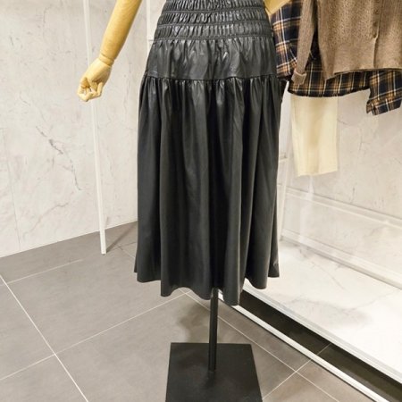 스모크 레더 스커트