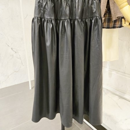 스모크 레더 스커트