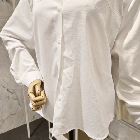 뒷 꼬임 카라 블라우스