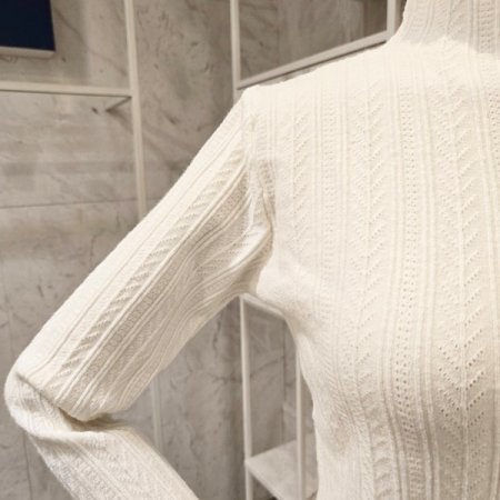 롤링 폴라 패턴 니트