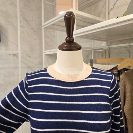 줄무늬 배색 니트