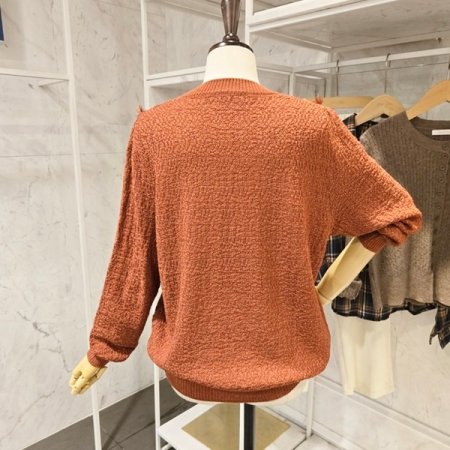 태슬 장식 라운드넥 니트