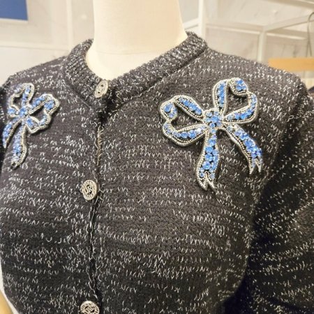 양 리본 장식 가디건