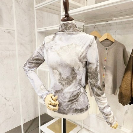 롤링 패턴 티셔츠