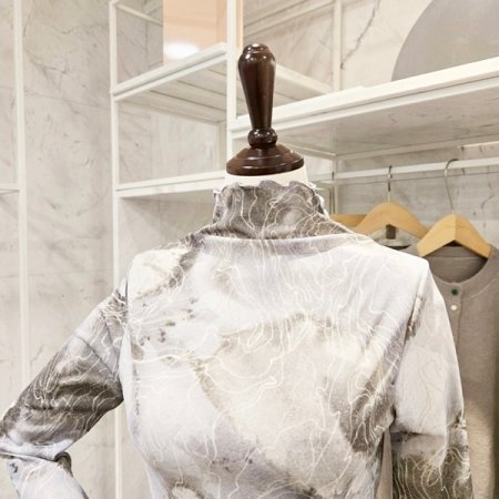 롤링 패턴 티셔츠