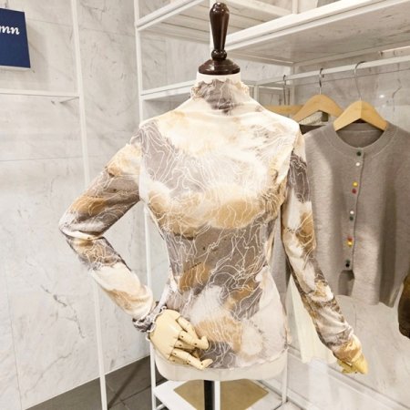 롤링 패턴 티셔츠