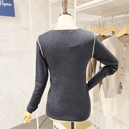 어깨 배색 니트