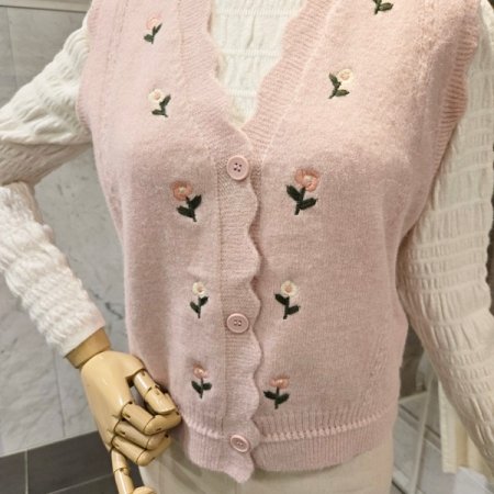 꽃자수 니트 조끼