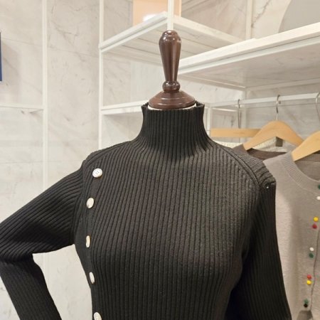 옆 트임 골지 폴라 니트