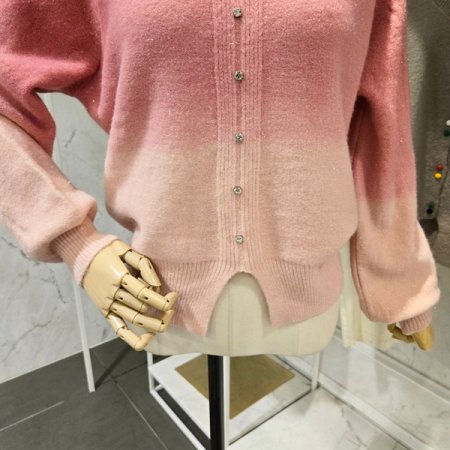 그라데이션 장식 니트