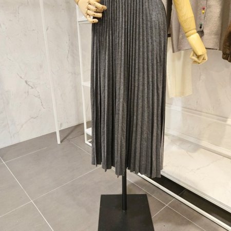 비쥬장식 플리츠 스커트