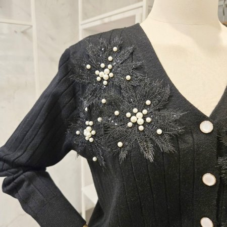 플라워 장식 브이넥 가디건