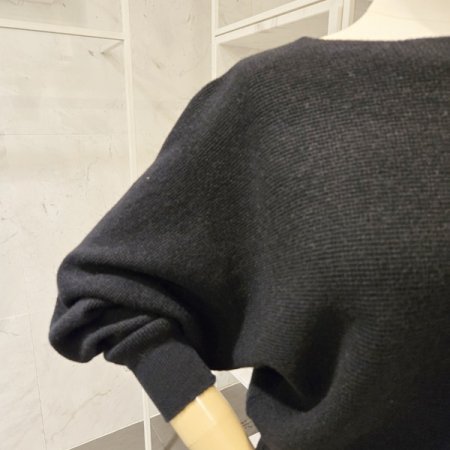 리본장식 보트넥 가오리니트