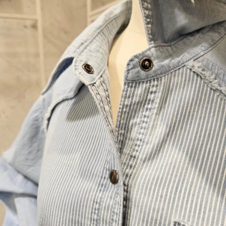 포켓 스트라이프 배색 셔츠