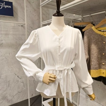 끈 브이넥 블라우스