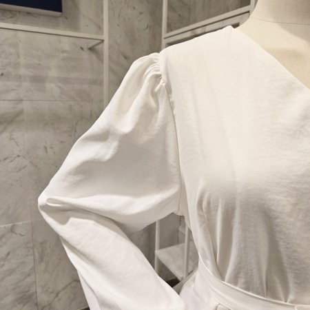 끈 브이넥 블라우스