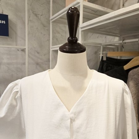 끈 브이넥 블라우스