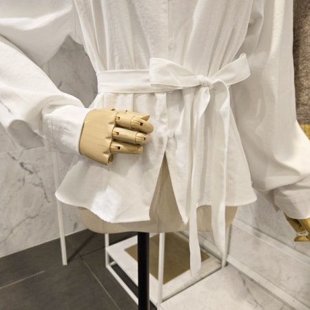 끈 브이넥 블라우스