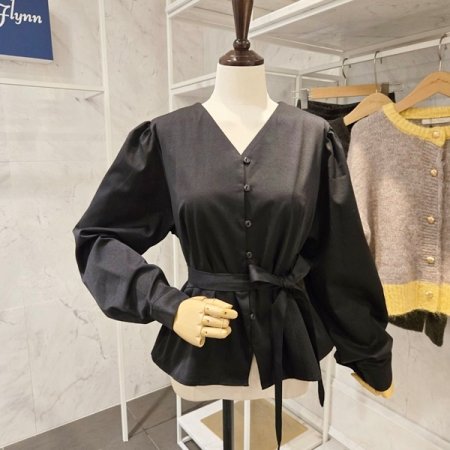 끈 브이넥 블라우스