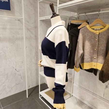 카라 배색 줄무늬 니트