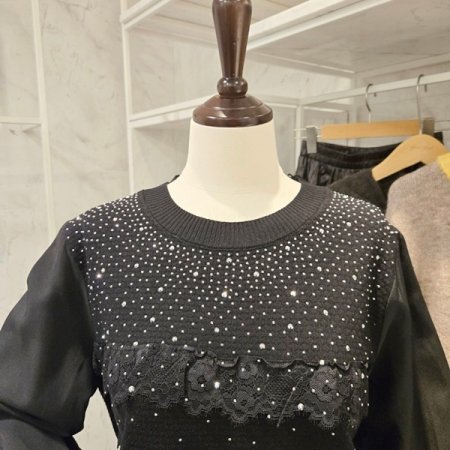 큐빅 레이스 니트