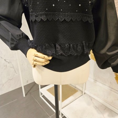 큐빅 레이스 니트