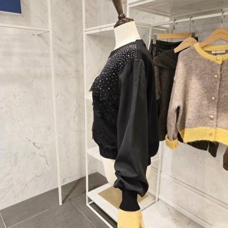 큐빅 레이스 니트