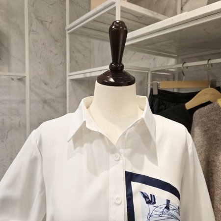 언발 블루 블라우스