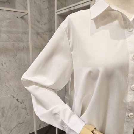 언발 체인 블라우스