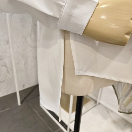 언발 체인 블라우스