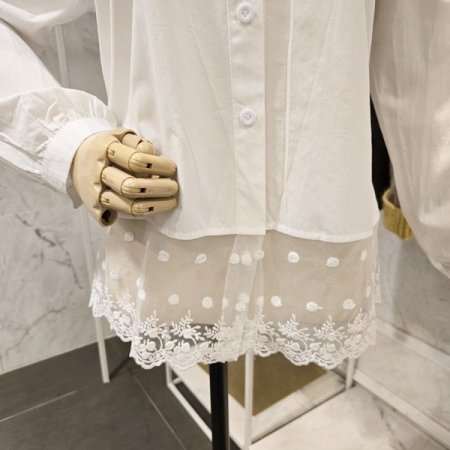 밑단 레이스 셔츠