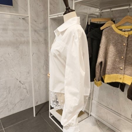 밑단 레이스 셔츠