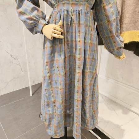 체크 뒷 끈 원피스