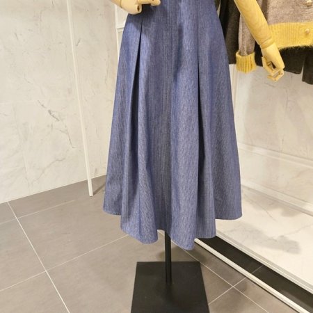 줄지 플레어 스커트