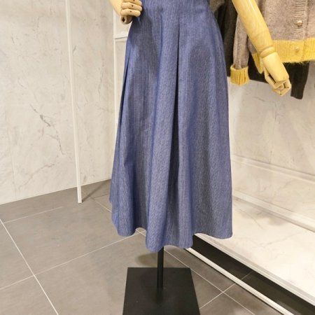 줄지 플레어 스커트