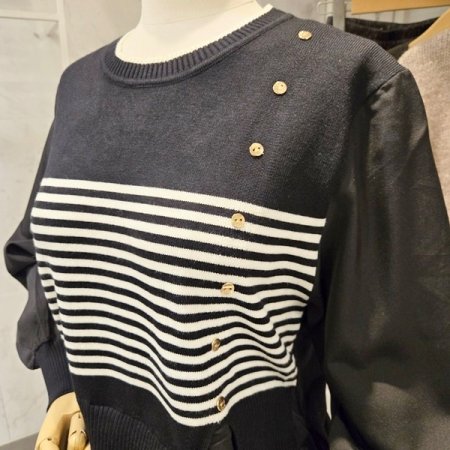 줄무늬니트 배색 블라우스