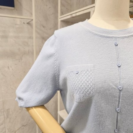단추 장식 라운드 니트