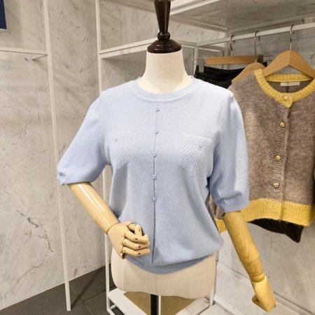 단추 장식 라운드 니트