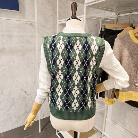 아가일 브이넥 니트조끼